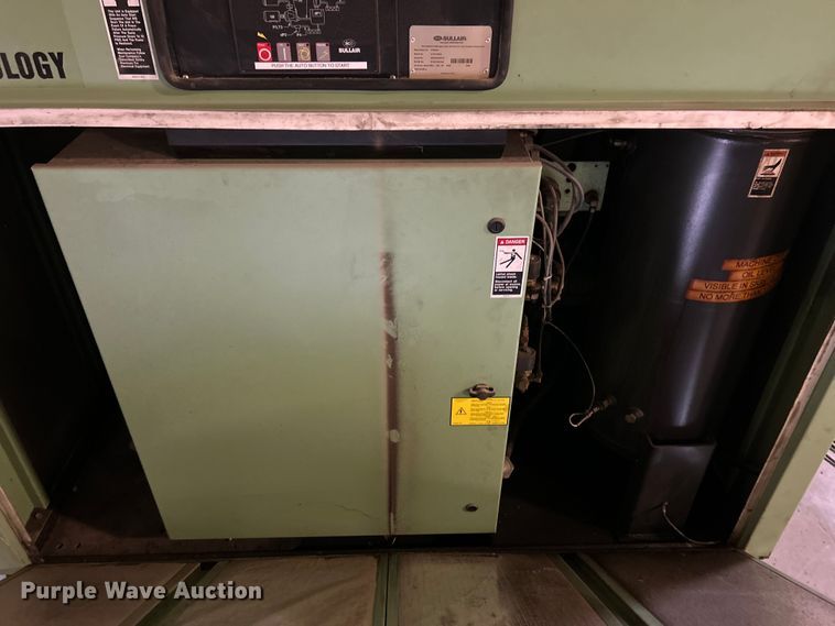 image for item EK4872 Sullair V-120 air compressor