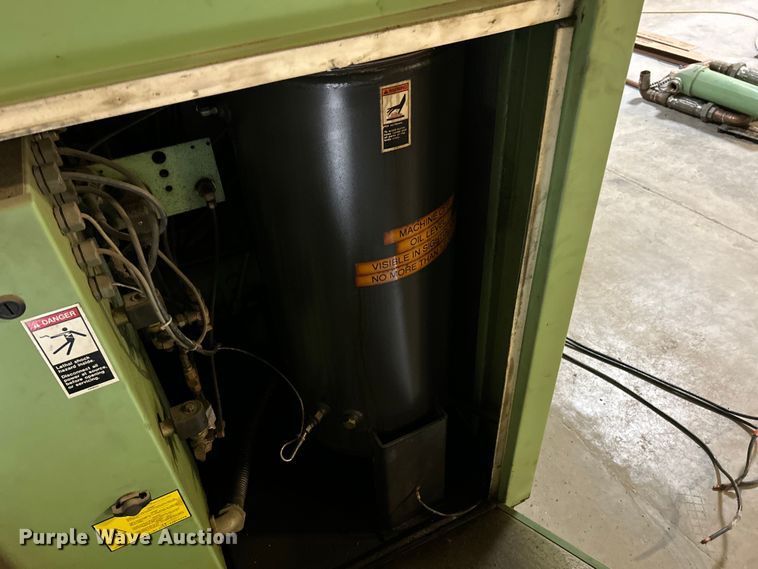 image for item EK4872 Sullair V-120 air compressor