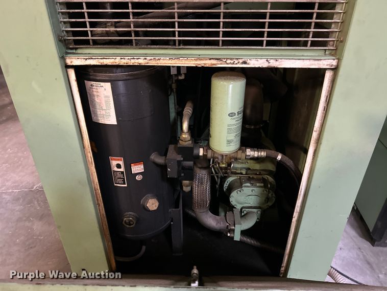 image for item EK4872 Sullair V-120 air compressor