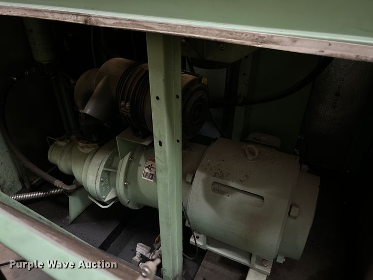 image for item EK4872 Sullair V-120 air compressor