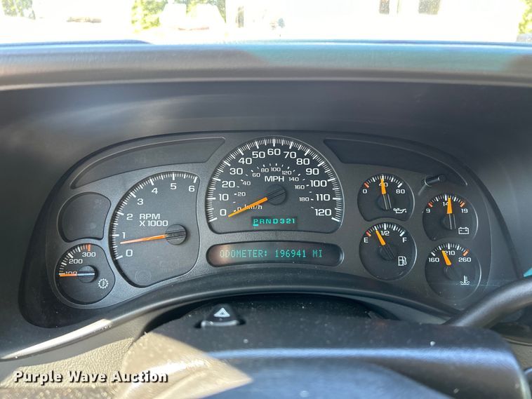 image for item EK4879 2003 Chevrolet  Suburban  SUV