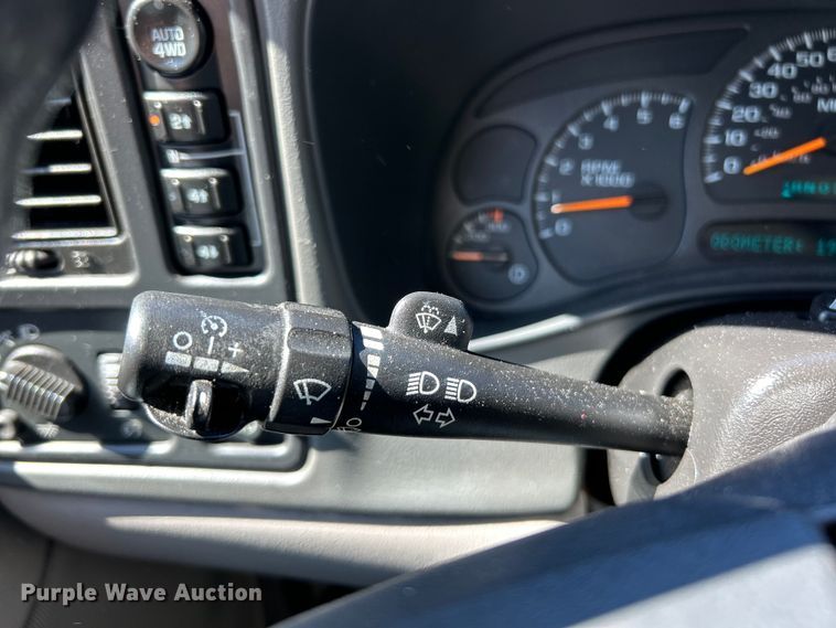 image for item EK4879 2003 Chevrolet  Suburban  SUV