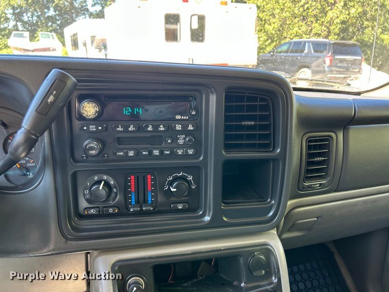 image for item EK4879 2003 Chevrolet  Suburban  SUV