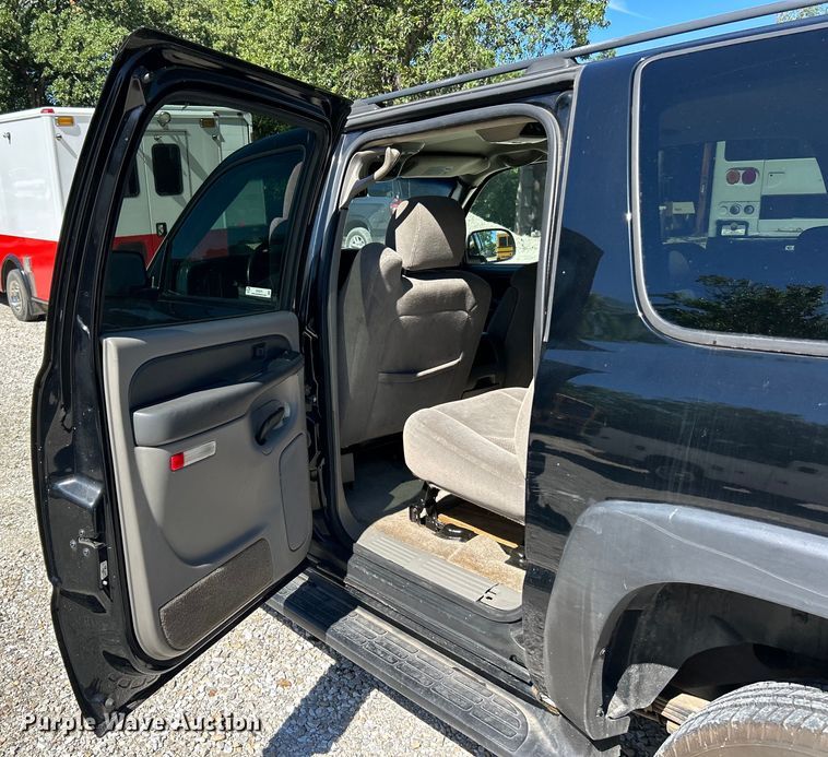 image for item EK4879 2003 Chevrolet  Suburban  SUV