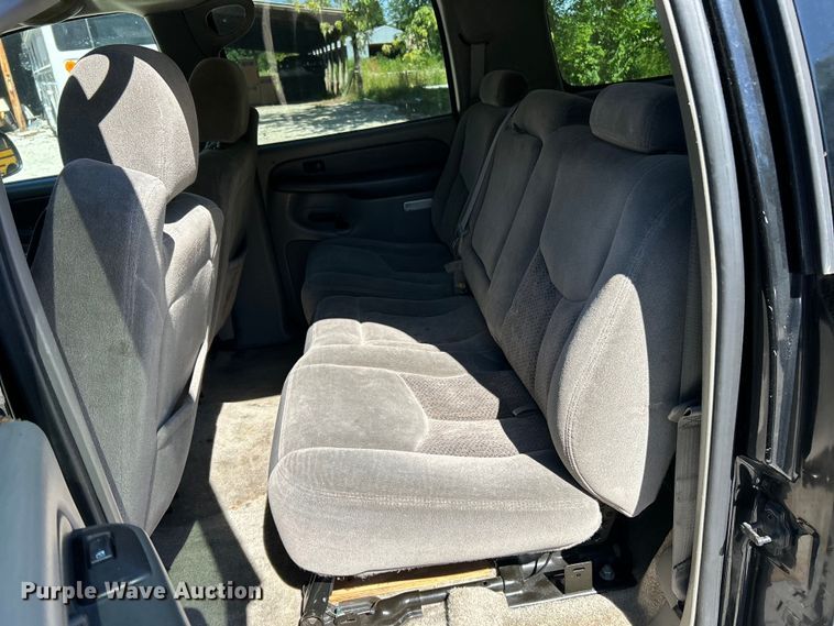 image for item EK4879 2003 Chevrolet  Suburban  SUV