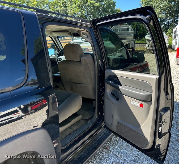 image for item EK4879 2003 Chevrolet  Suburban  SUV