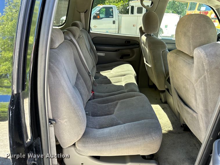 image for item EK4879 2003 Chevrolet  Suburban  SUV