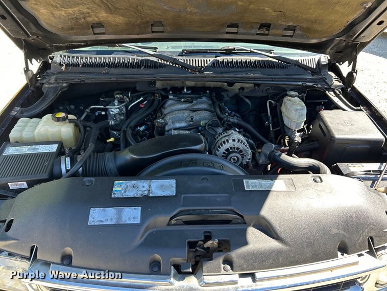 image for item EK4879 2003 Chevrolet  Suburban  SUV