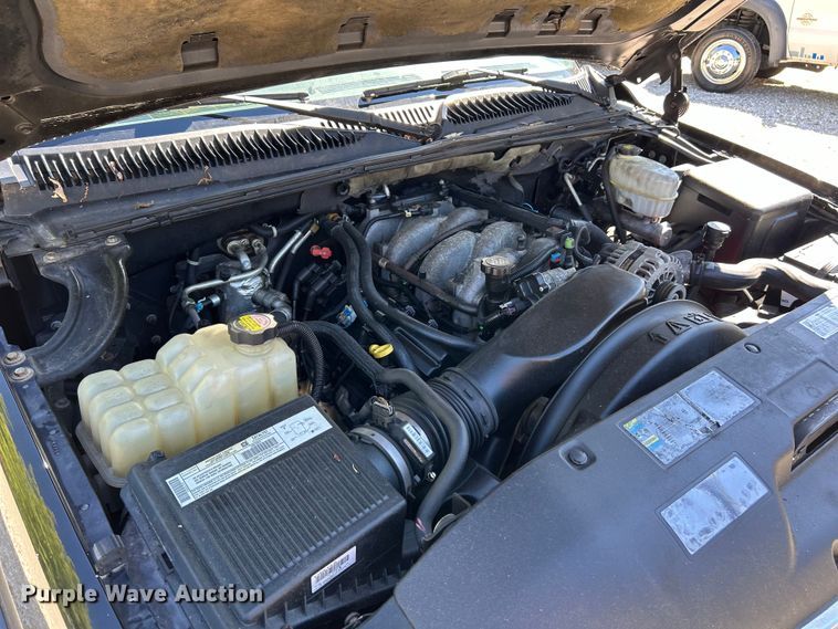 image for item EK4879 2003 Chevrolet  Suburban  SUV