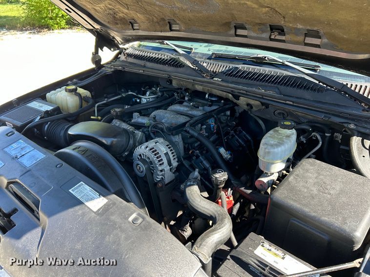 image for item EK4879 2003 Chevrolet  Suburban  SUV