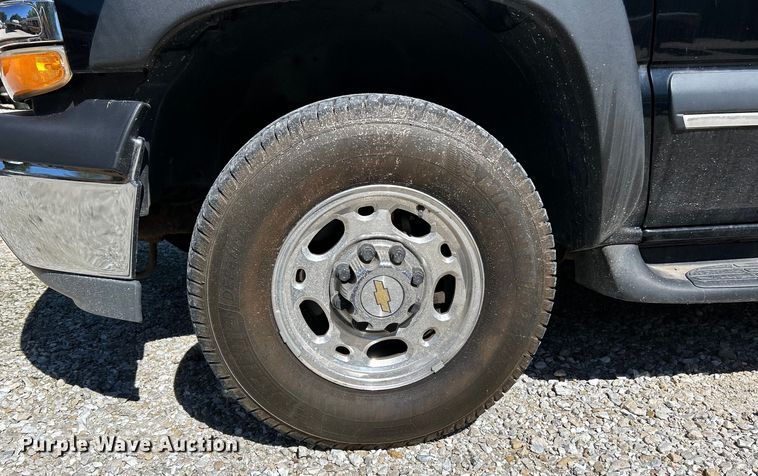 image for item EK4879 2003 Chevrolet  Suburban  SUV