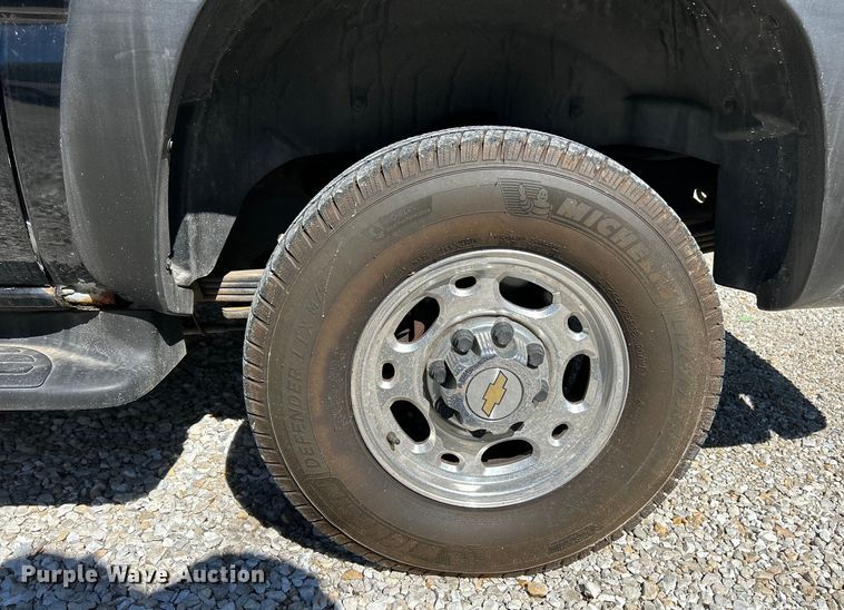 image for item EK4879 2003 Chevrolet  Suburban  SUV