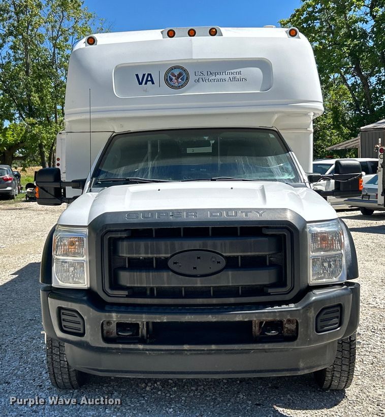 image for item EK4880 2014 Ford  F550 Super Duty XL shuttle bus