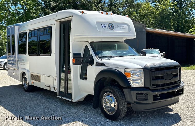 image for item EK4880 2014 Ford  F550 Super Duty XL shuttle bus