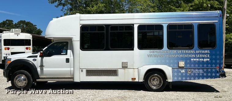 image for item EK4880 2014 Ford  F550 Super Duty XL shuttle bus