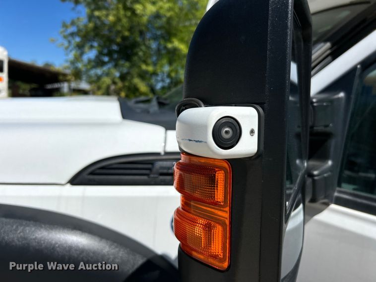 image for item EK4880 2014 Ford  F550 Super Duty XL shuttle bus