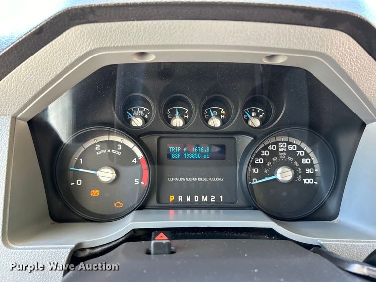 image for item EK4880 2014 Ford  F550 Super Duty XL shuttle bus