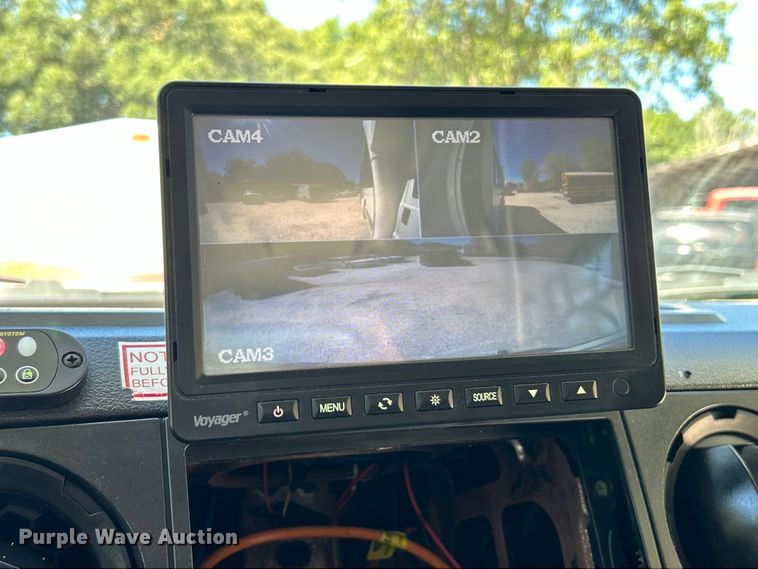 image for item EK4880 2014 Ford  F550 Super Duty XL shuttle bus