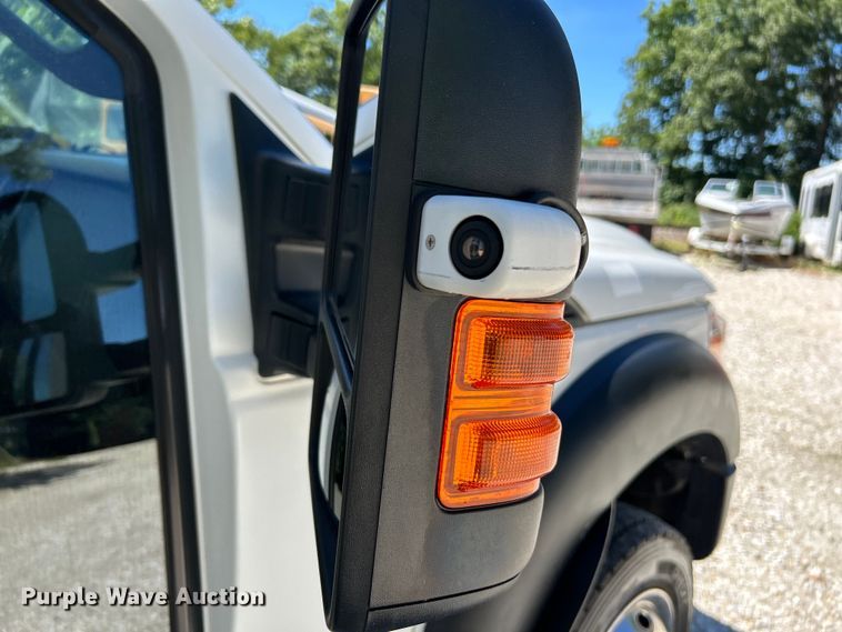 image for item EK4880 2014 Ford  F550 Super Duty XL shuttle bus