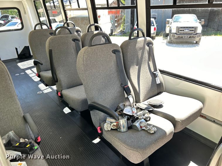 image for item EK4880 2014 Ford  F550 Super Duty XL shuttle bus