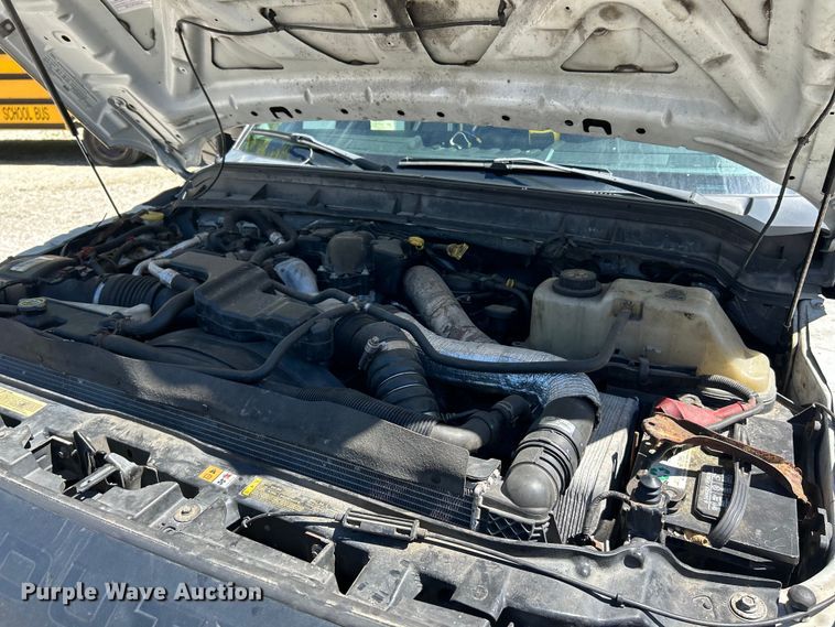 image for item EK4880 2014 Ford  F550 Super Duty XL shuttle bus