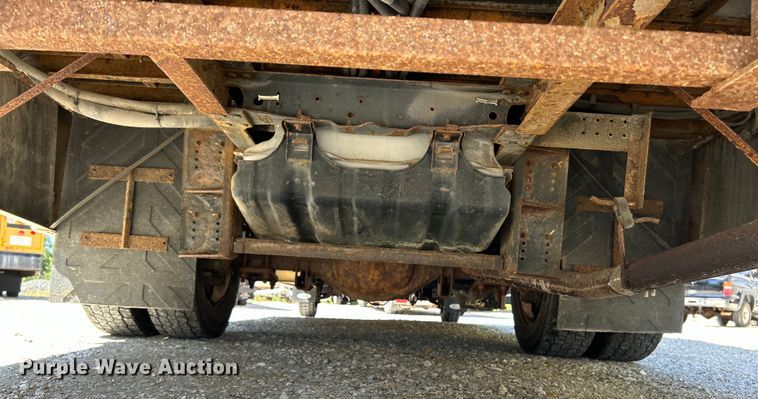 image for item EK4880 2014 Ford  F550 Super Duty XL shuttle bus