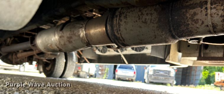 image for item EK4880 2014 Ford  F550 Super Duty XL shuttle bus