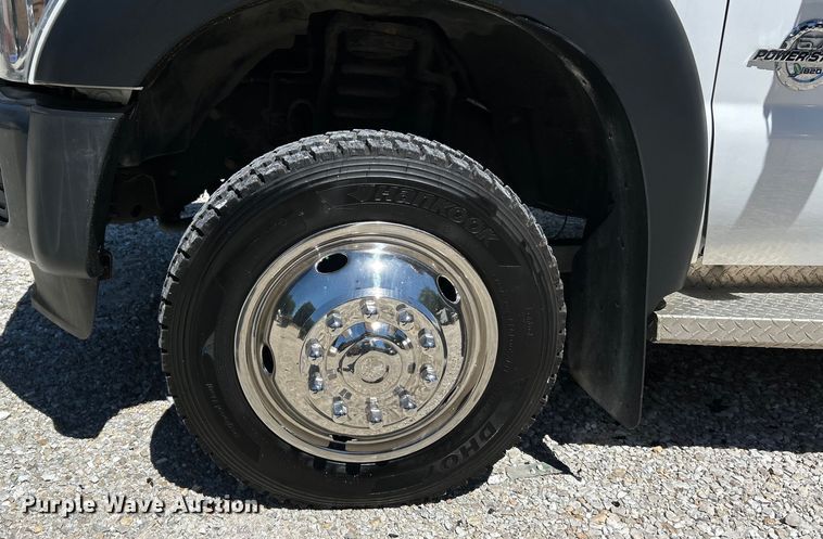 image for item EK4880 2014 Ford  F550 Super Duty XL shuttle bus