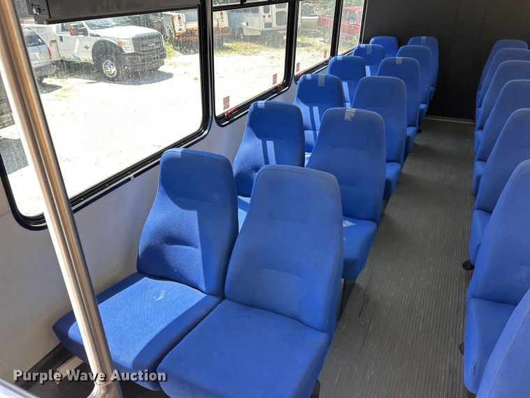 image for item EK4883 2015 Forest River F550 Super Duty XL shuttle bus