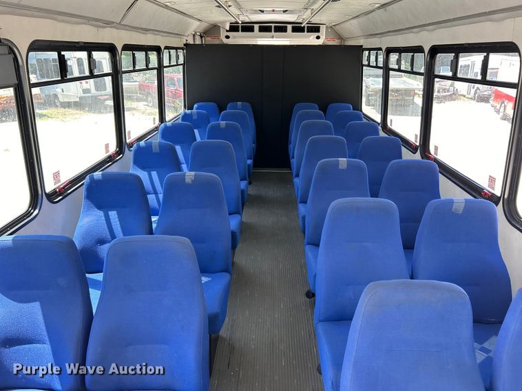 image for item EK4883 2015 Forest River F550 Super Duty XL shuttle bus