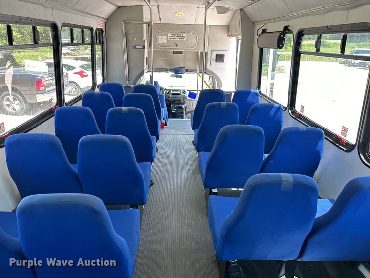 image for item EK4883 2015 Forest River F550 Super Duty XL shuttle bus