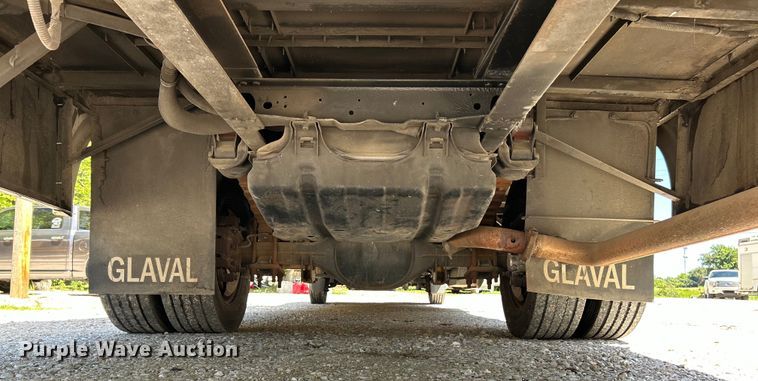 image for item EK4883 2015 Forest River F550 Super Duty XL shuttle bus