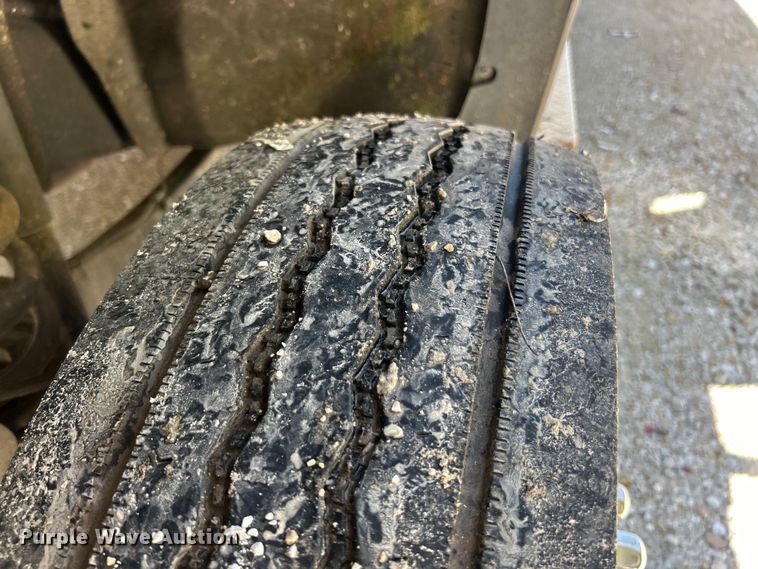 image for item EK4883 2015 Forest River F550 Super Duty XL shuttle bus