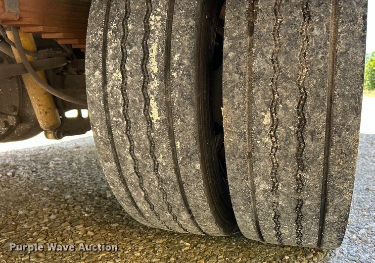 image for item EK4883 2015 Forest River F550 Super Duty XL shuttle bus