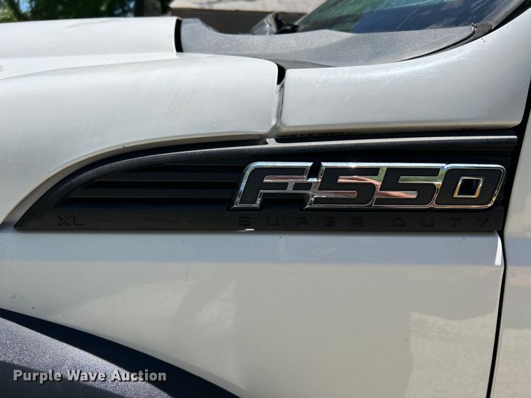 image for item EK4883 2015 Forest River F550 Super Duty XL shuttle bus