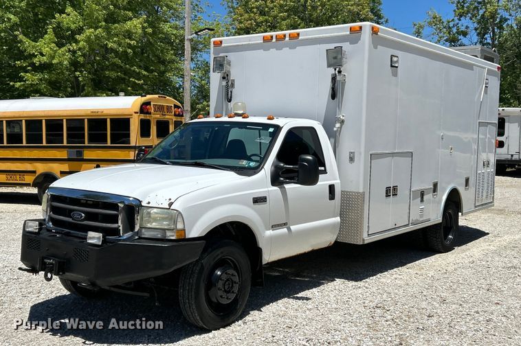 image for item EK4884 2002 Ford F550 Super Duty XLT utility / service truck