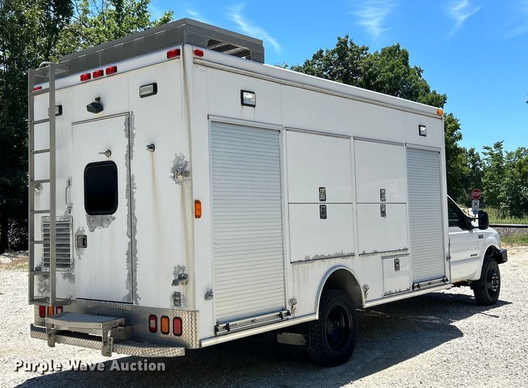 image for item EK4884 2002 Ford F550 Super Duty XLT utility / service truck