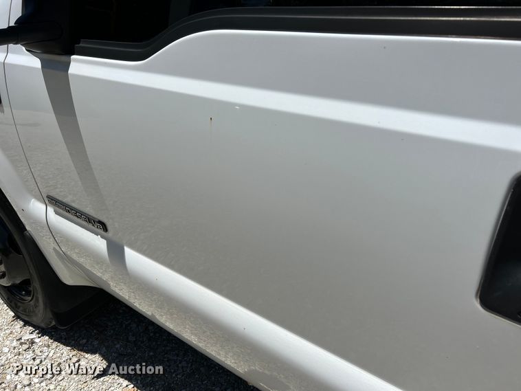 image for item EK4884 2002 Ford F550 Super Duty XLT utility / service truck