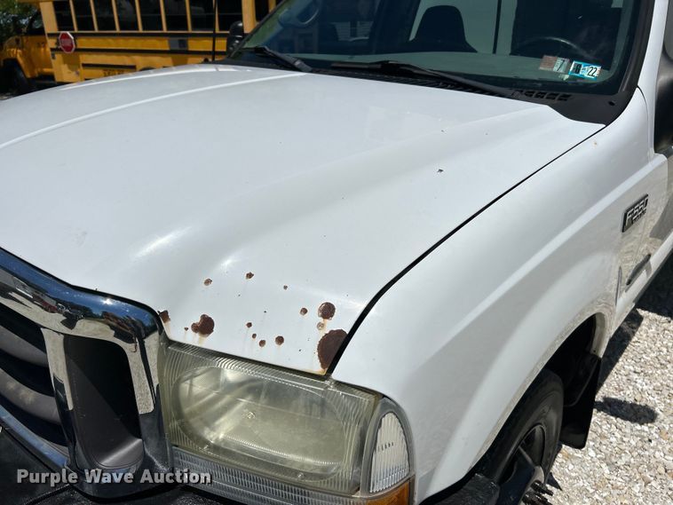 image for item EK4884 2002 Ford F550 Super Duty XLT utility / service truck