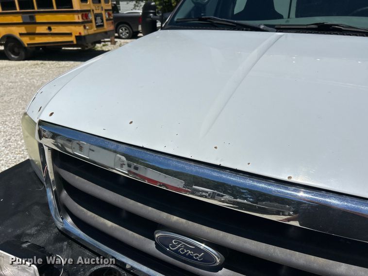 image for item EK4884 2002 Ford F550 Super Duty XLT utility / service truck