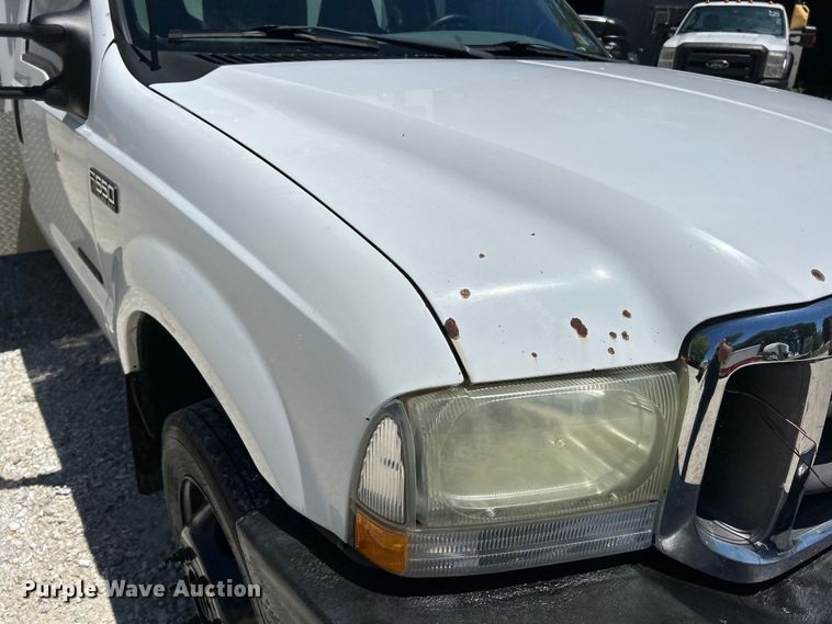 image for item EK4884 2002 Ford F550 Super Duty XLT utility / service truck