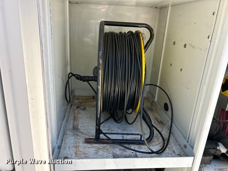 image for item EK4884 2002 Ford F550 Super Duty XLT utility / service truck