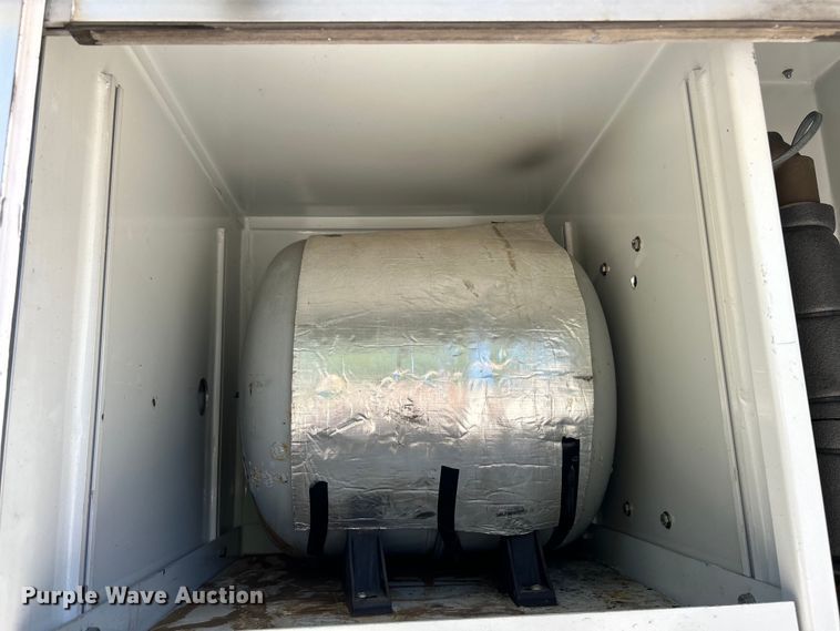 image for item EK4884 2002 Ford F550 Super Duty XLT utility / service truck