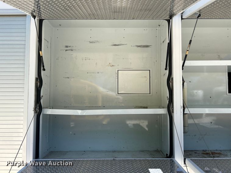 image for item EK4884 2002 Ford F550 Super Duty XLT utility / service truck