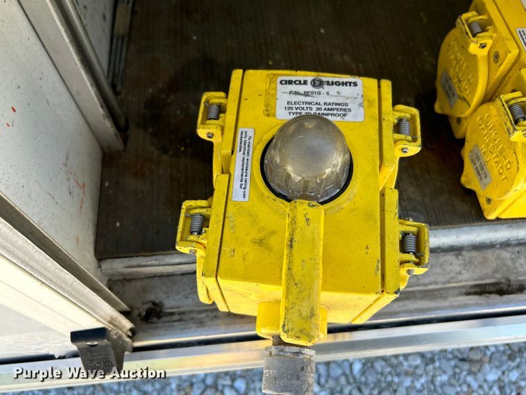 image for item EK4884 2002 Ford F550 Super Duty XLT utility / service truck