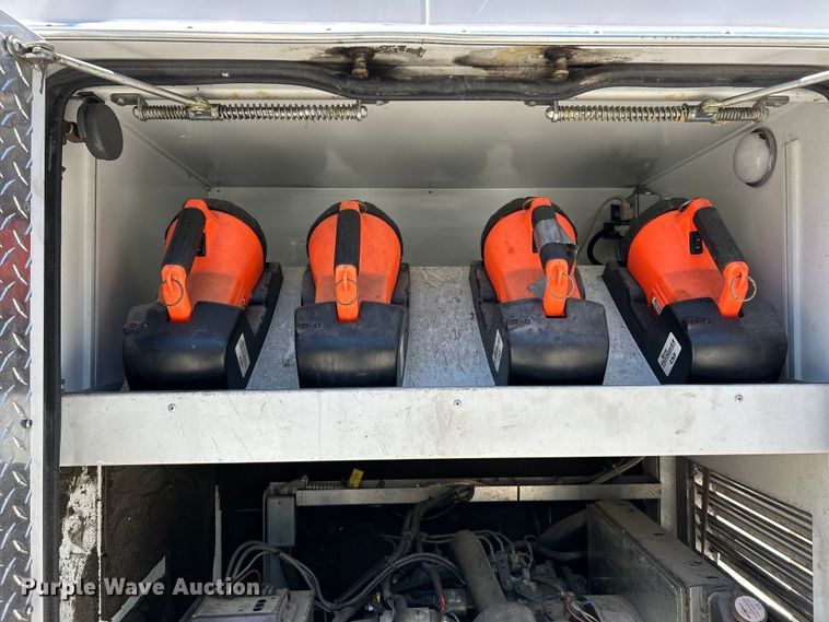 image for item EK4884 2002 Ford F550 Super Duty XLT utility / service truck