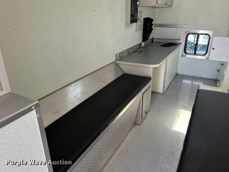 image for item EK4884 2002 Ford F550 Super Duty XLT utility / service truck