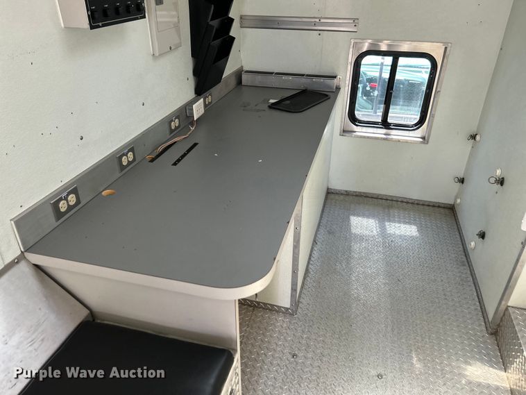 image for item EK4884 2002 Ford F550 Super Duty XLT utility / service truck