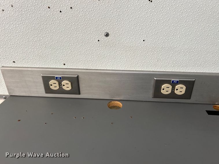 image for item EK4884 2002 Ford F550 Super Duty XLT utility / service truck