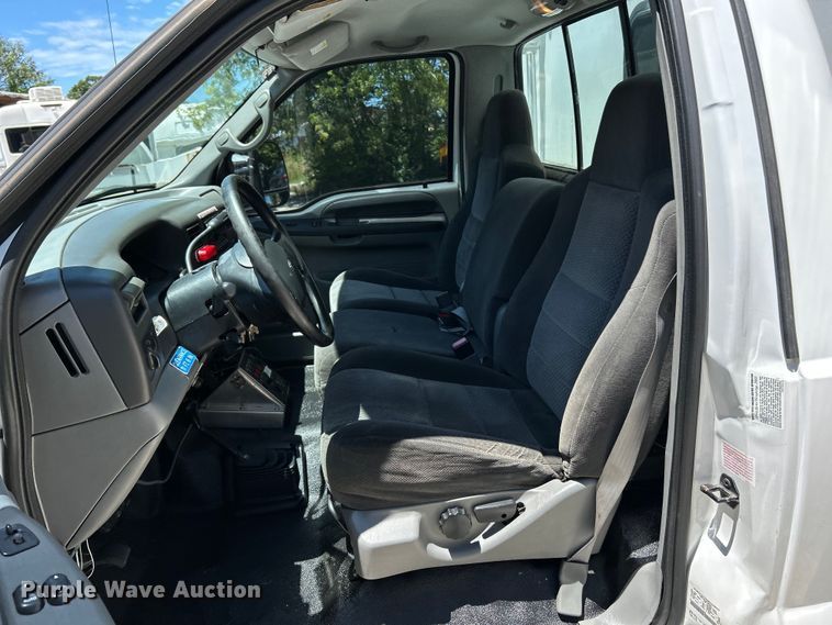 image for item EK4884 2002 Ford F550 Super Duty XLT utility / service truck